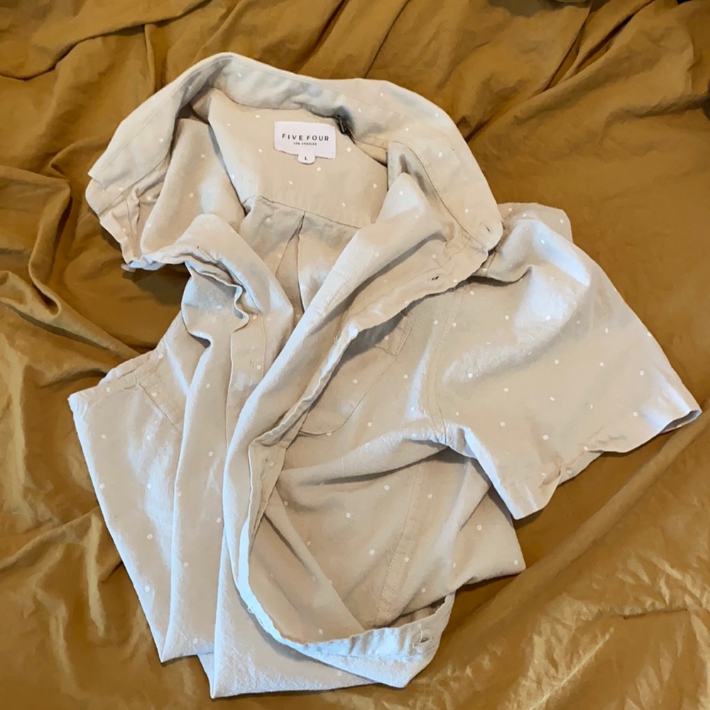 Tan short sleeve button up men’s L